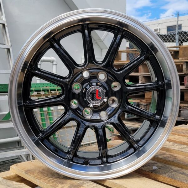 MACHINE LIP / GLOSS BLACK