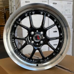 GLOSS BLACK / MACHINE LIP