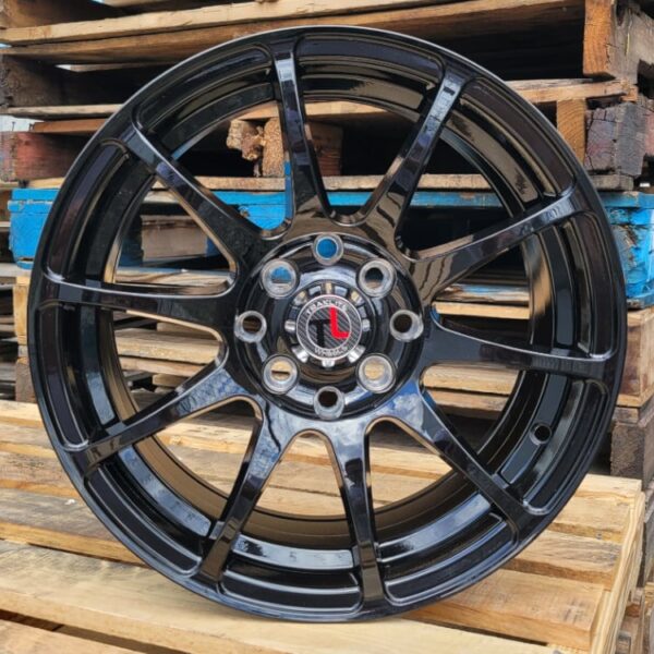 GLOSS BLACK